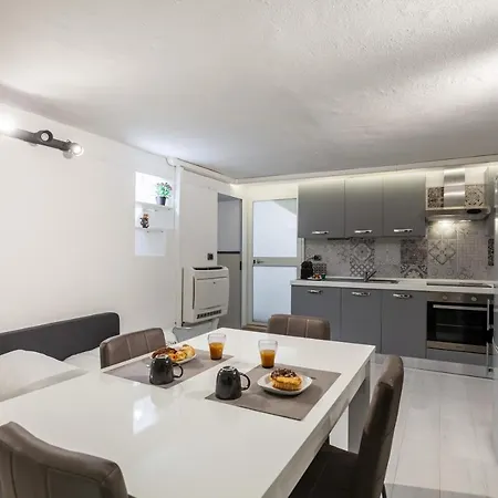 Guesthost - Valmare Apulian * Bari