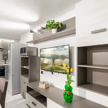 Guesthost - Valmare Apulian