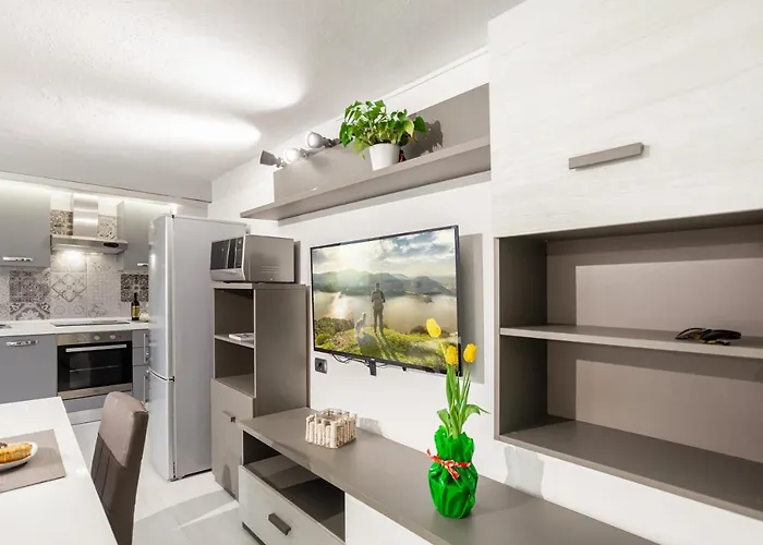 Guesthost - Valmare Apulian